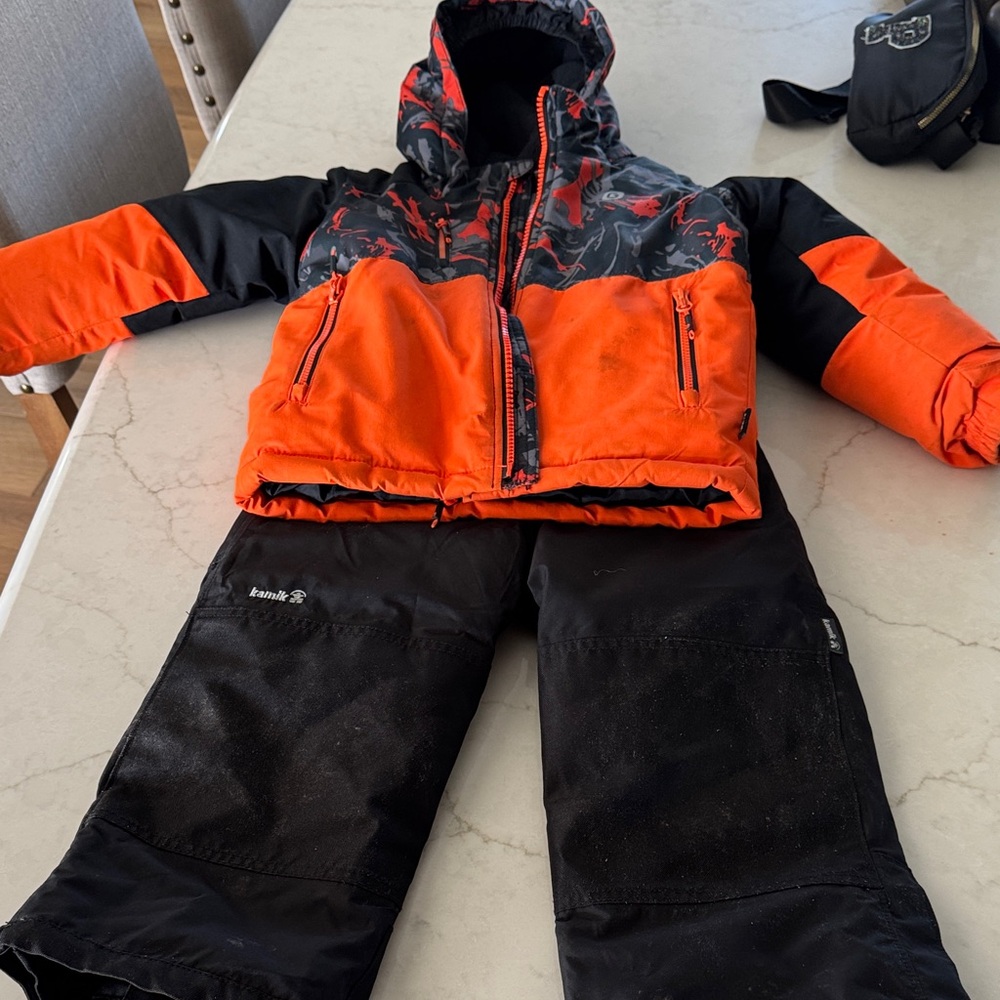 Gustin Black snowsuit!